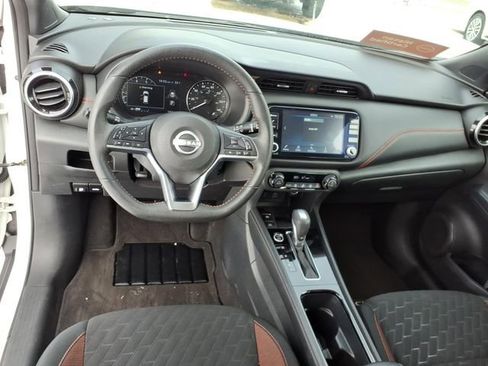 Certified 2024 Nissan Kicks SR image 6