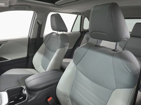 Used 2023 Toyota RAV4 XLE Premium image 11