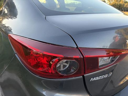 Used 2015 MAZDA MAZDA3 i Sport image 4