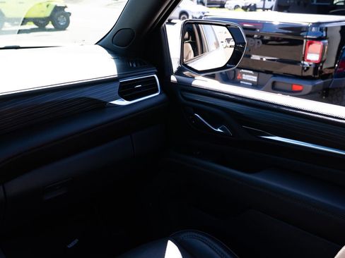 Used 2024 GMC Yukon Denali image 11