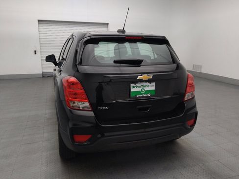 Used 2020 Chevrolet Trax LS w/ LPO, Cargo Package FWD image 6