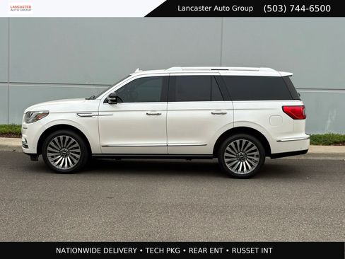 Used 2018 Lincoln Navigator Reserve w/ Technology Package AWD/4WD image 3