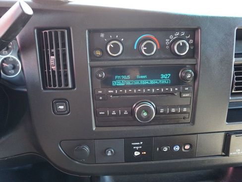 Used 2018 Chevrolet Express 2500 Extended w/ Communications Package RWD image 32