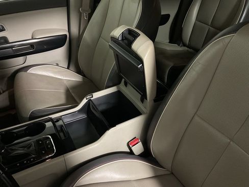 Used 2016 Kia Sedona EX FWD image 30