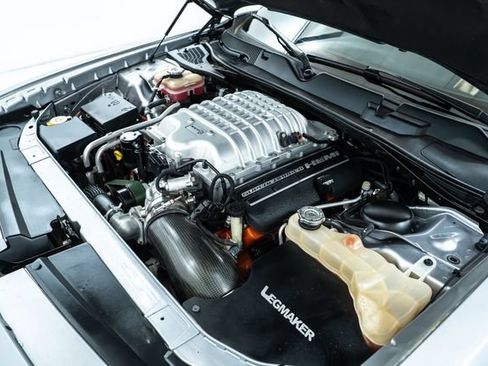 Used 2016 Dodge Challenger SRT Hellcat RWD image 32