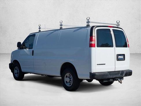 Used 2017 Chevrolet Express 2500 image 8
