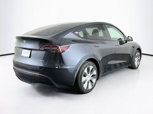 Used 2024 Tesla Model Y Long Range AWD/4WD image 9