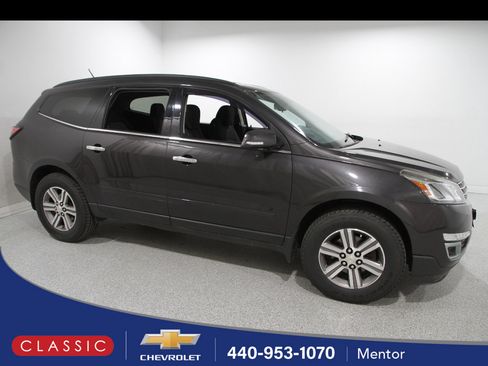 Used 2017 Chevrolet Traverse LT image 1