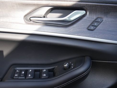 New 2025 Jeep Grand Cherokee L Limited w/ Black Appearance Package image 14