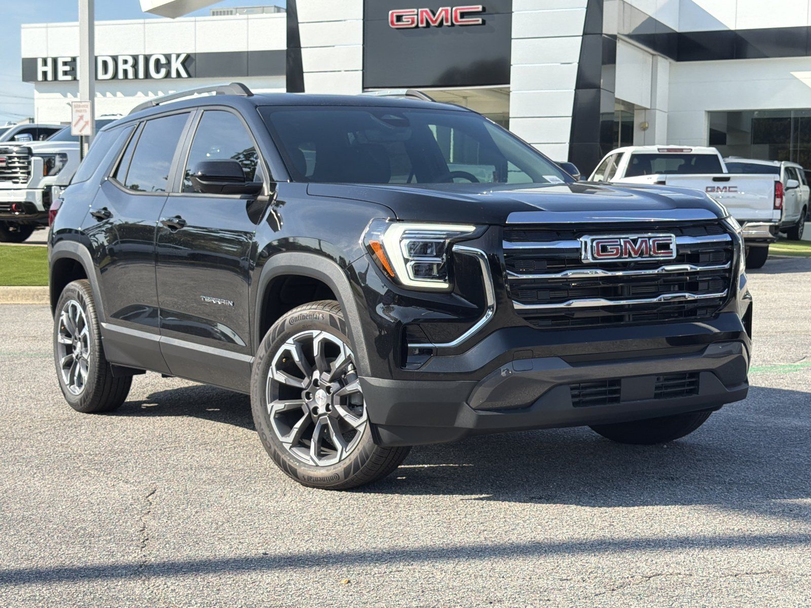 New 2027 GMC Terrain Elevation w/ Elevation Premium Package FWD image 2