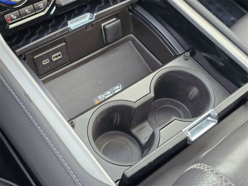 Used 2023 GMC Yukon XL Denali w/ Denali Reserve Package image 32