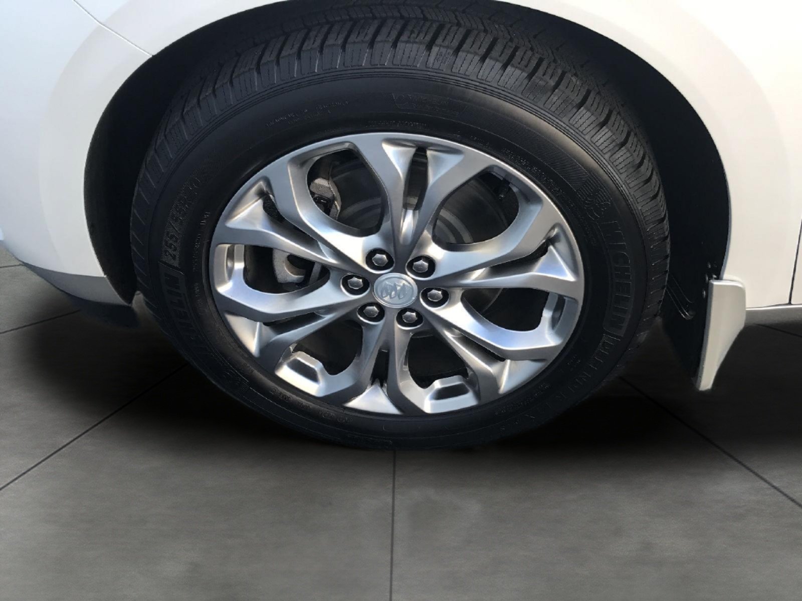 Certified 2019 Buick Enclave Avenir w/ Avenir Technology Package AWD/4WD image 28