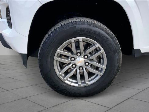 Used 2024 Chevrolet Colorado LT w/ LT Convenience Package image 10