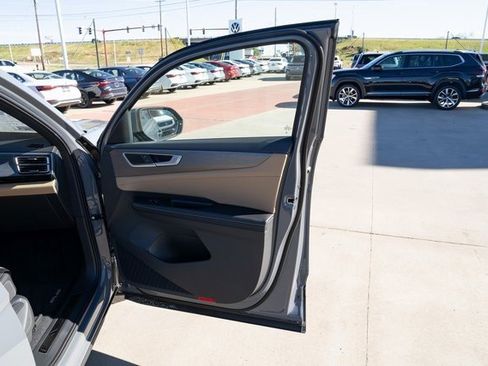 New 2026 Volkswagen Atlas Cross Sport SE image 15