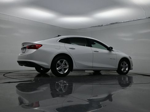 Used 2025 Chevrolet Malibu LS FWD image 21