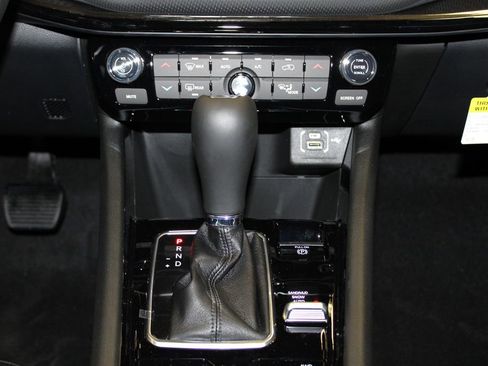 New 2026 Jeep Compass Limited image 18