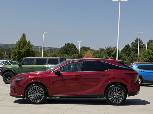 Used 2023 Lexus RX 350 w/ Accessory Package (2T) AWD/4WD image 3