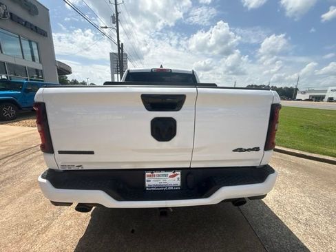 Used 2025 RAM 1500 Big Horn AWD/4WD image 7