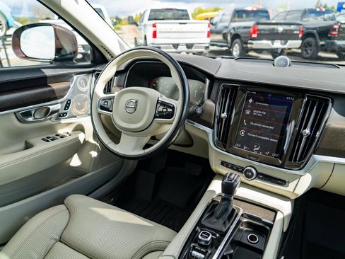 Used 2017 Volvo V90 T6 Cross Country image 26