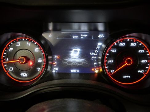 Used 2023 Dodge Charger SXT w/ Blacktop Package image 15