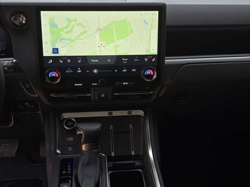 Used 2025 Lexus GX 550 w/ Accessory Package (Z1) image 27