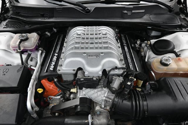 Used 2016 Dodge Challenger SRT Hellcat RWD image 34