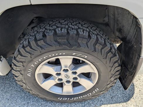 Used 2011 Toyota 4Runner SR5 AWD/4WD image 10