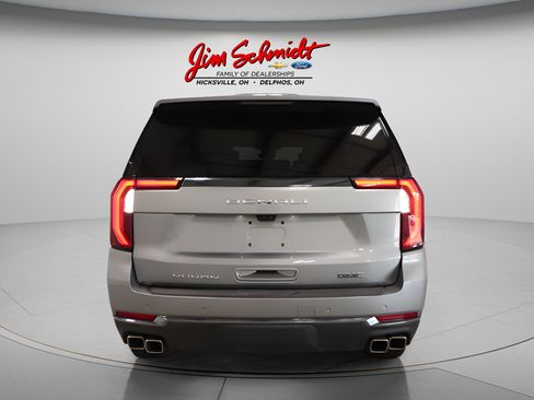 Used 2025 GMC Yukon Denali Ultimate AWD/4WD image 5