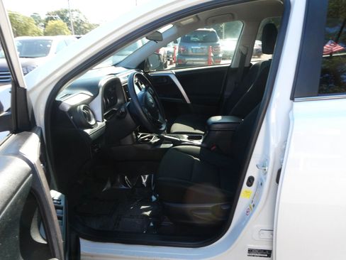 Used 2016 Toyota RAV4 LE image 12