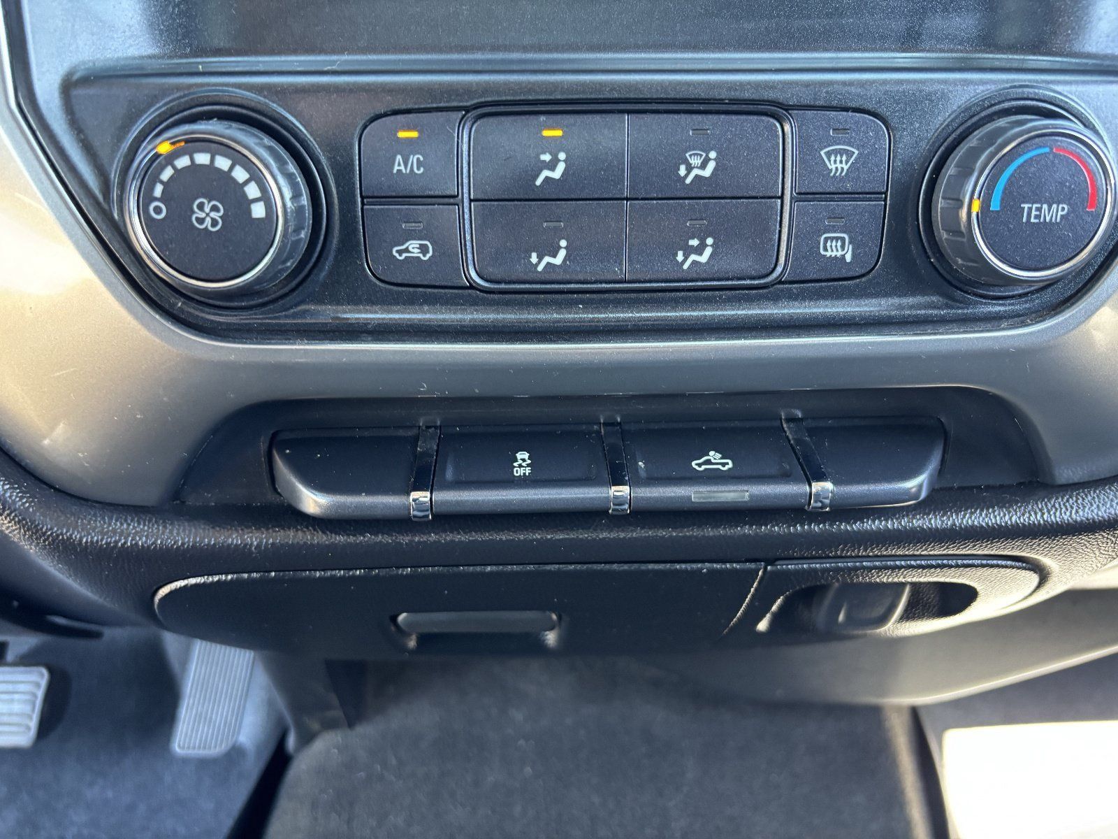 Used 2015 Chevrolet Silverado 1500 LT AWD/4WD image 26