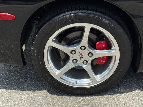 Used 2002 Chevrolet Corvette Convertible w/ Preferred Equipment Group1 image 32