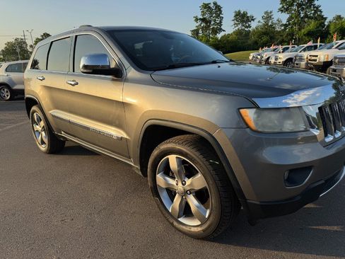 Used 2012 Jeep Grand Cherokee Overland AWD/4WD image 12