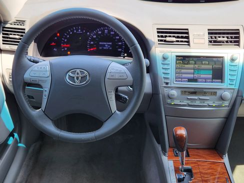 Used 2010 Toyota Camry XLE FWD image 27