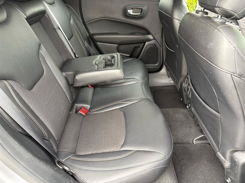 Used 2018 Jeep Compass Latitude w/ Popular Equipment Group FWD image 22