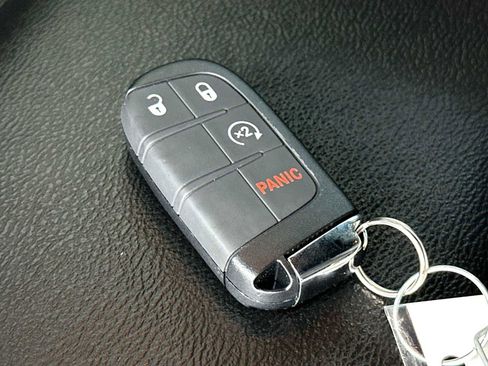 Used 2025 Jeep Compass Limited AWD/4WD image 29