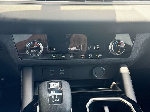 New 2026 Mitsubishi Outlander ES FWD image 16
