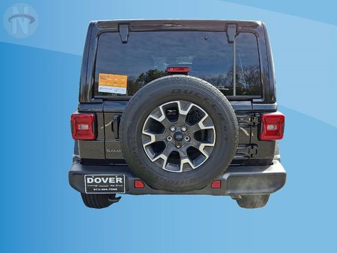 Certified 2025 Jeep Wrangler Sahara w/ Technology Group image 23