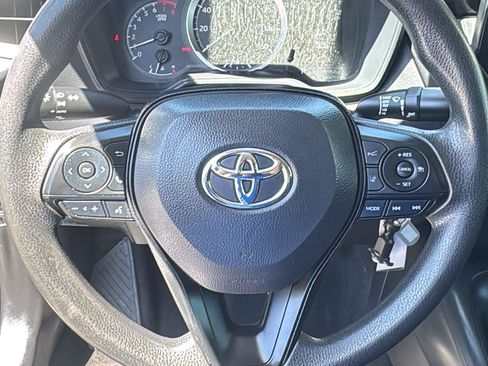 Used 2022 Toyota Corolla LE FWD image 17