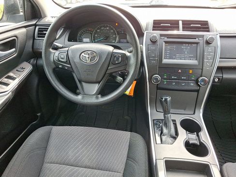 Used 2015 Toyota Camry LE image 14