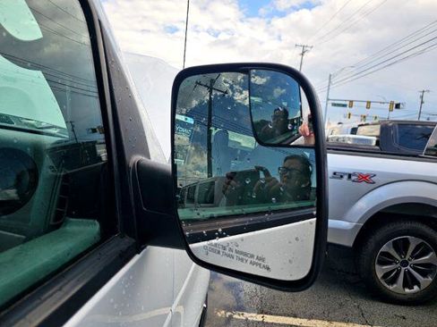 Used 2011 Ford E-350 and Econoline 350 XLT image 30