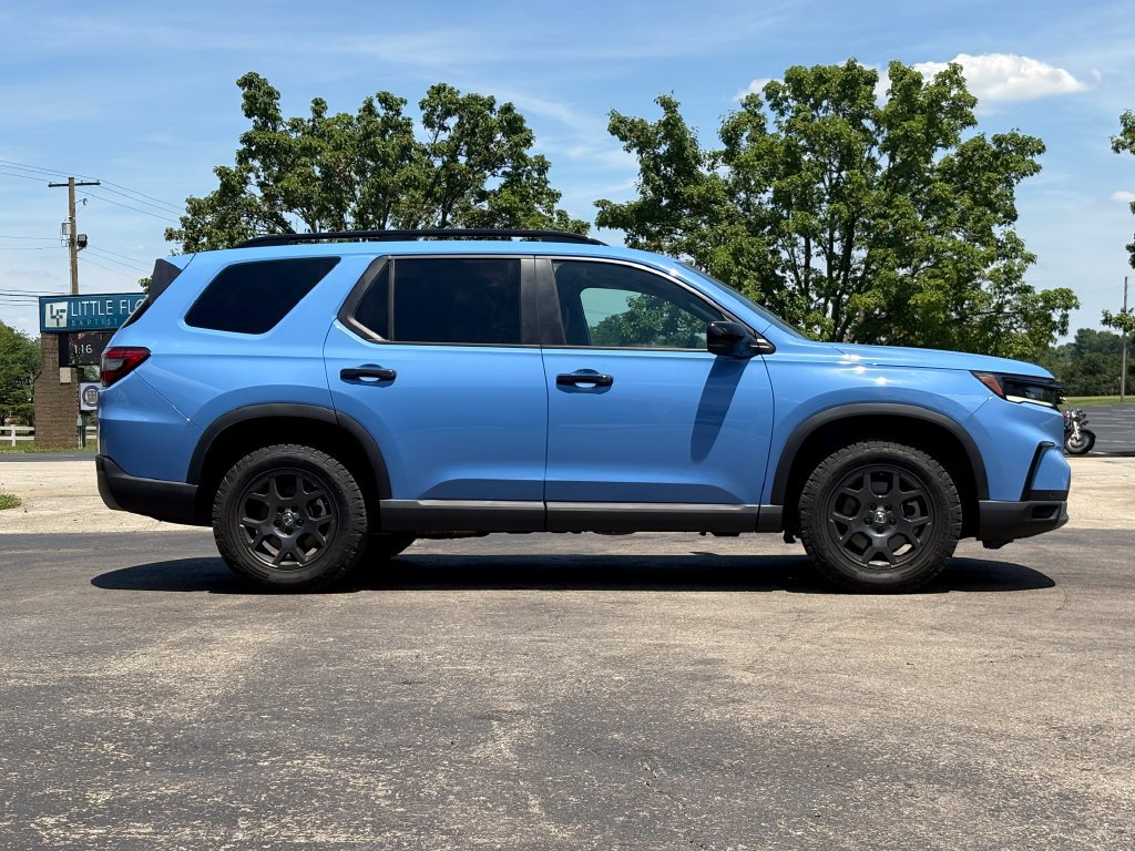 Used 2024 Honda Pilot TrailSport image 2
