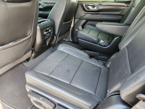 Used 2024 Chevrolet Tahoe Z71 w/ Luxury Package AWD/4WD image 15