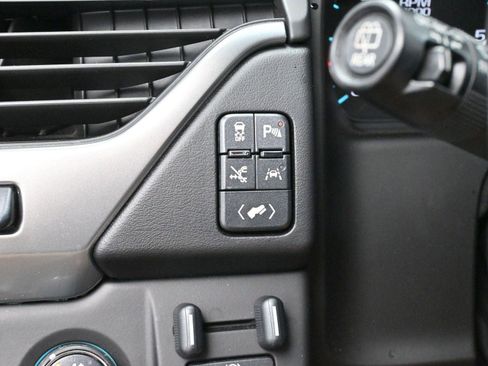 Used 2019 Chevrolet Suburban Premier w/ Premier Plus Edition image 33