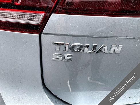 Used 2020 Volkswagen Tiguan SE w/ Panoramic Sunroof Package AWD/4WD image 8