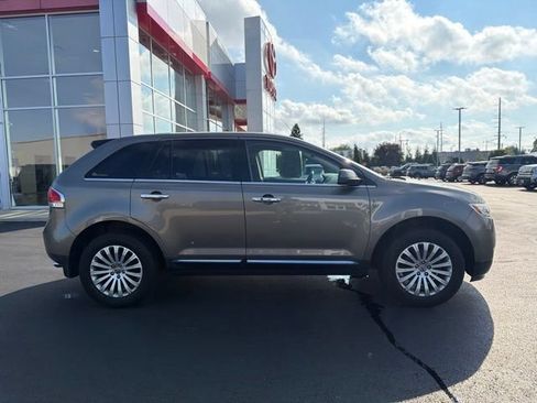 Used 2012 Lincoln MKX FWD image 8