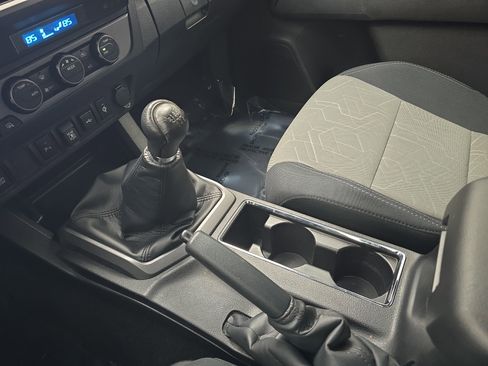 Used 2022 Toyota Tacoma TRD Sport image 23