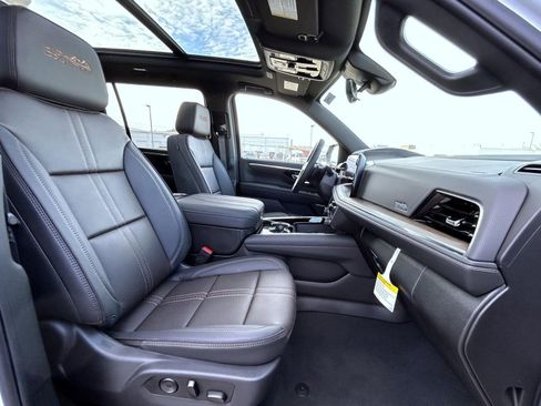 New 2026 Chevrolet Suburban High Country AWD/4WD image 15
