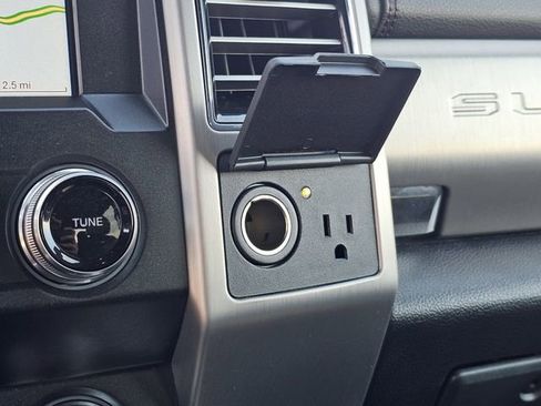 Used 2020 Ford F250 Platinum w/ FX4 Off-Road Package image 20