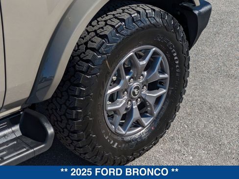 Certified 2025 Ford Bronco Outer Banks image 12