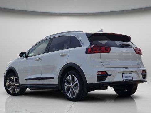 Used 2022 Kia Niro EX w/ Cold Weather Package image 6